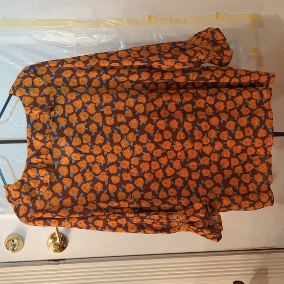 'Studio B' by bobeau,   floral print top. Size 1X. 100% Rayon. - Picture 2 of 4